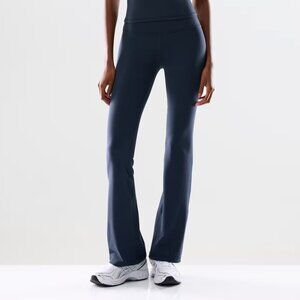 Aritzia TNA Atmosphere Flare Hi-Rise Legging | Total Eclipse XS